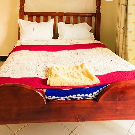 Relief Motel Fort Portal Bagian luar foto