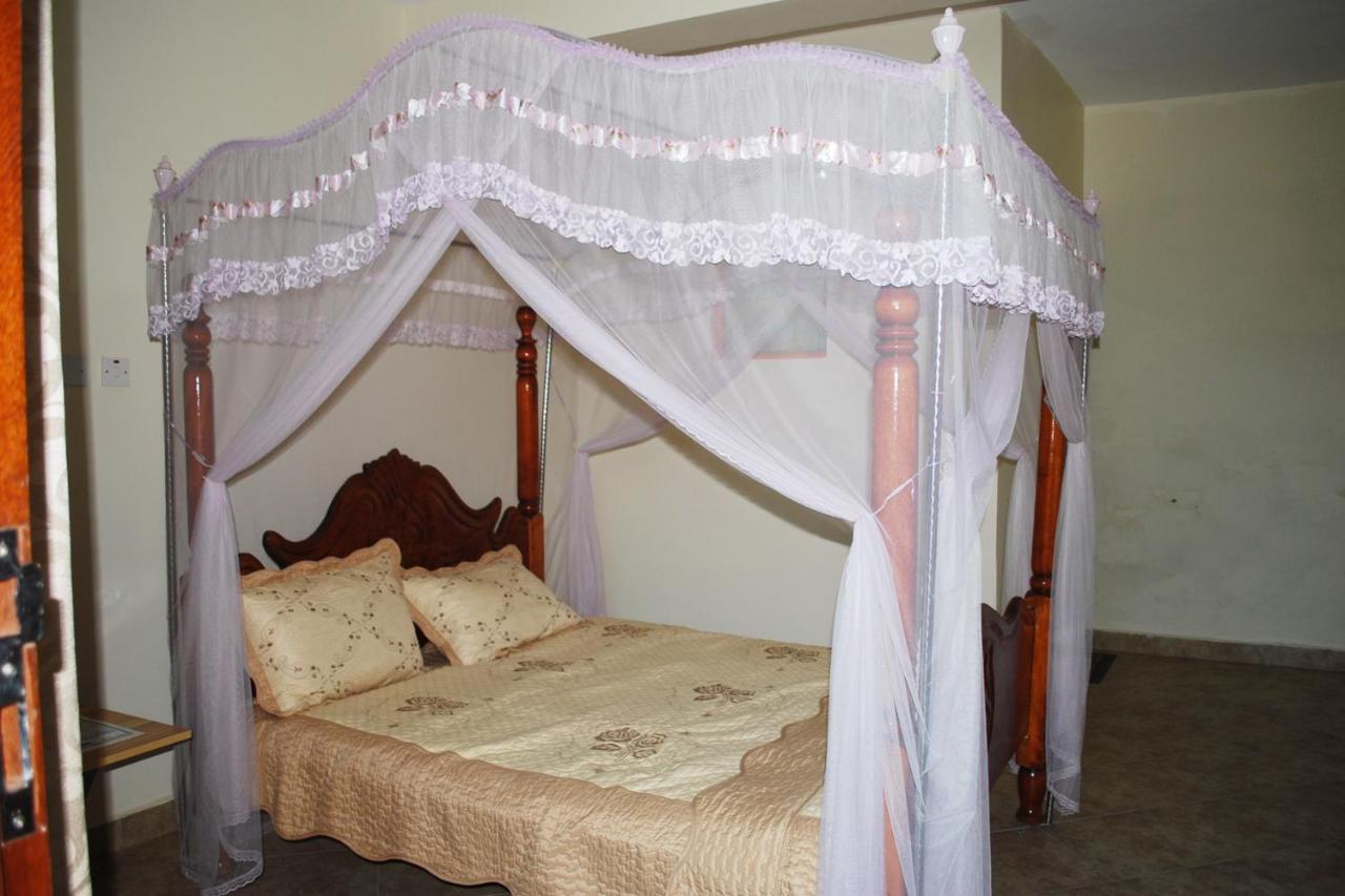 Relief Motel Fort Portal Bagian luar foto