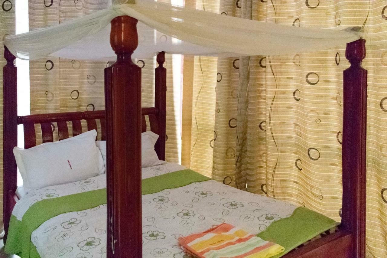 Relief Motel Fort Portal Bagian luar foto