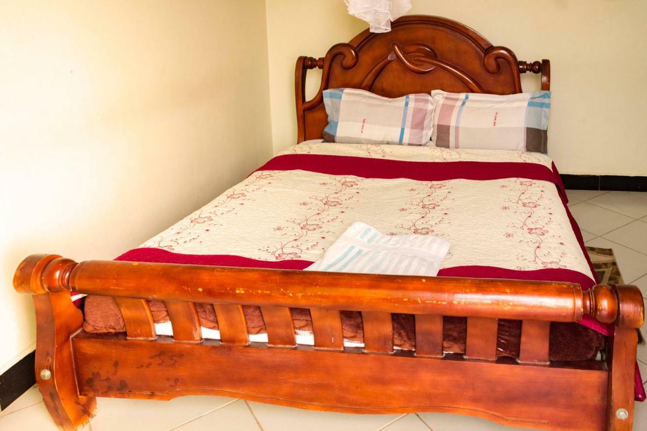 Relief Motel Fort Portal Bagian luar foto