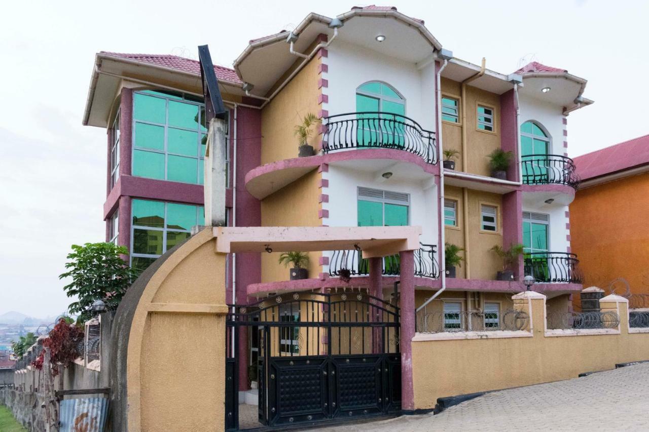 Relief Motel Fort Portal Bagian luar foto