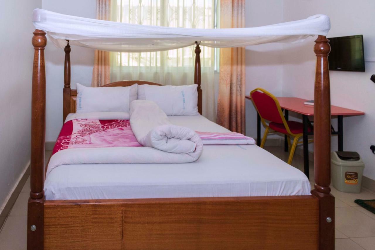 Relief Motel Fort Portal Bagian luar foto